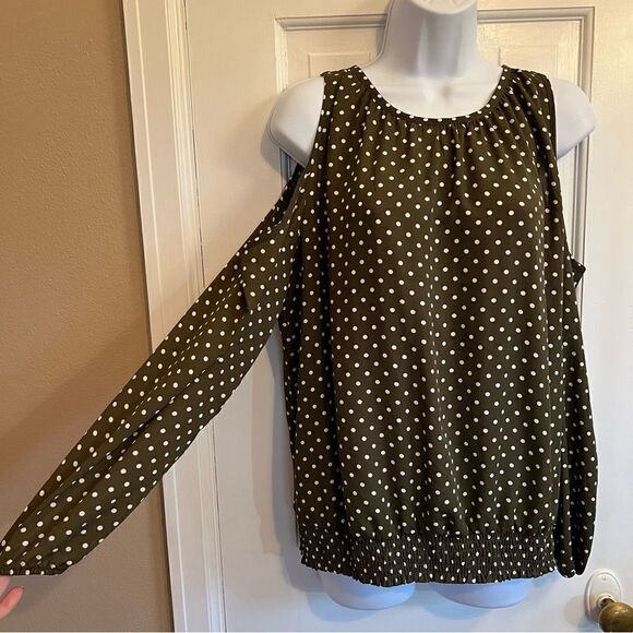 Green polka dot New York & Company blouse - Picture 1 of 9